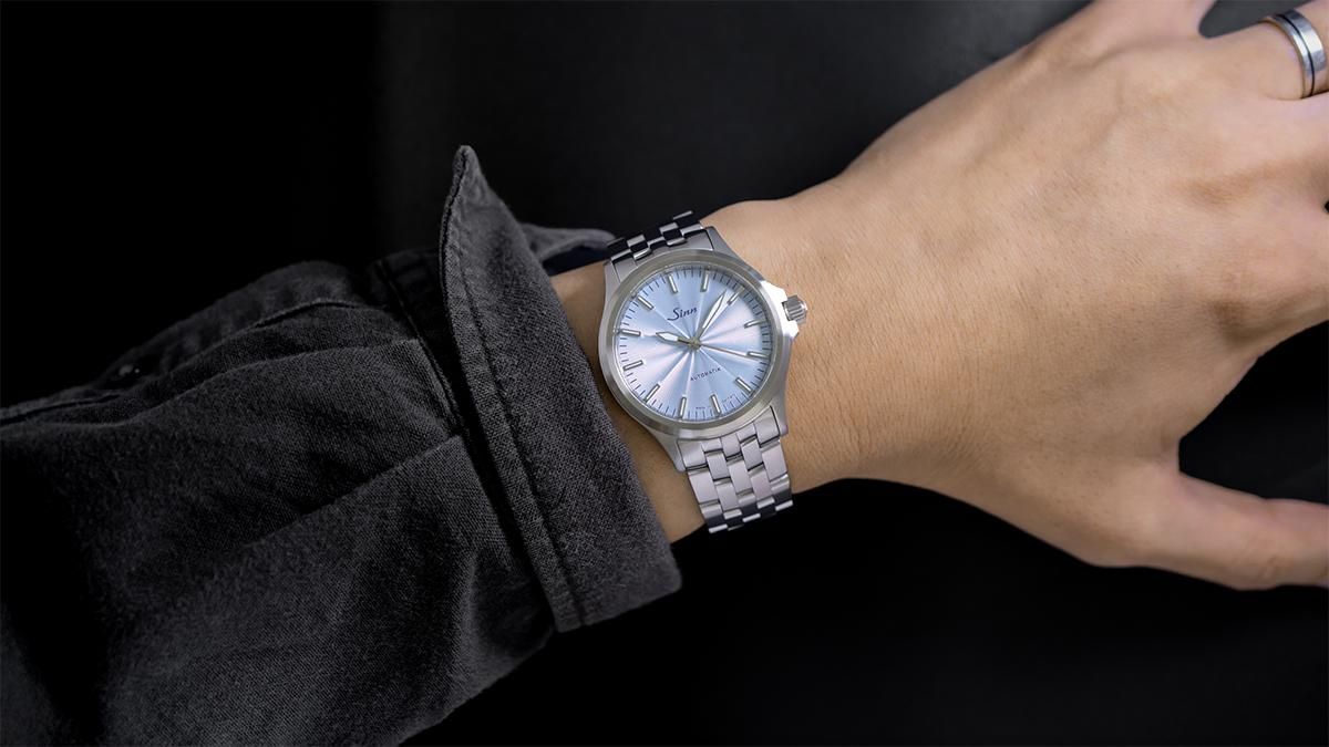 556 Ice Blueのリストショット