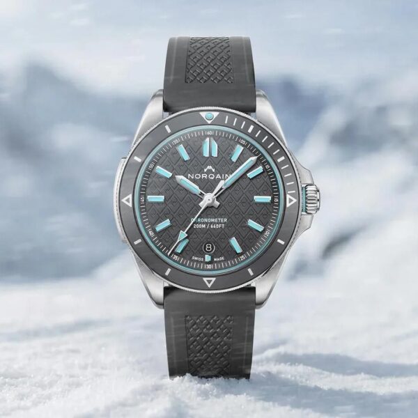N1300.08S01.G01 NORQAIN ノルケイン アドベンチャー 40mm ラバーストラップ仕様