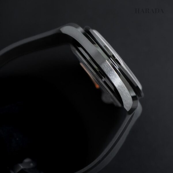 310.92.44.51.01.004 OMEGA オメガ スピードマスター ダーク サイド オブ ザ ムーン 44.25MM