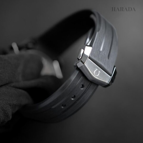 310.92.44.51.01.004 OMEGA オメガ スピードマスター ダーク サイド オブ ザ ムーン 44.25MM
