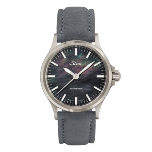 556.I.Perlmutt.S SINN ジン インストゥルメントウォッチ 型押しカウレザー仕様