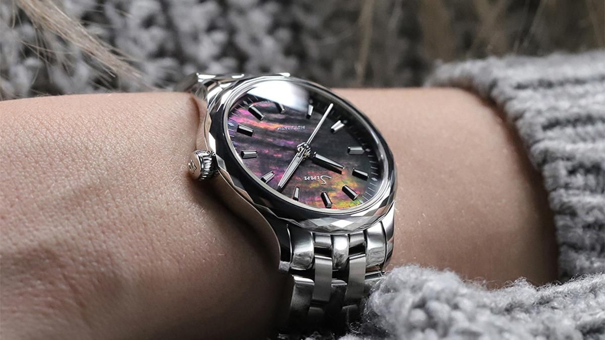 534 Mother-of-Pearl Sのリストショット